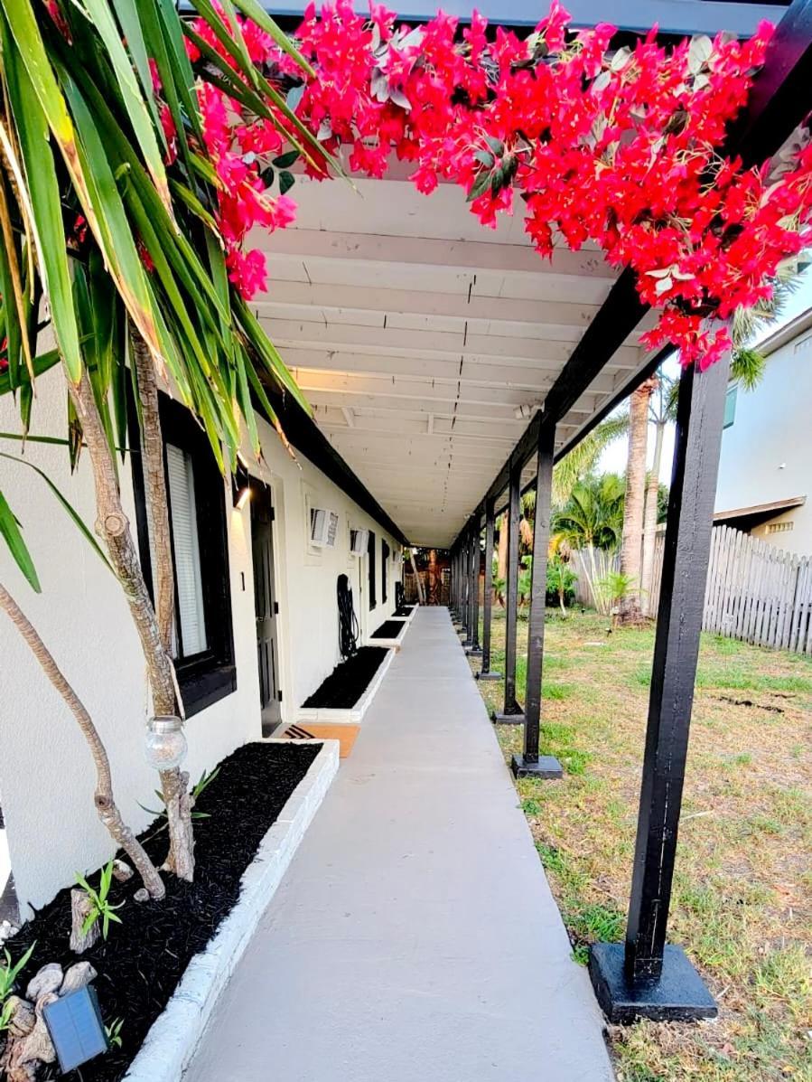 Beach Bungalow By The Sea 2 Cocoa Beach Exterior photo